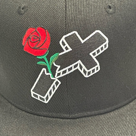 RIOT SOCIETY: X Rose Adjustable Snapback Hat - Black - Picture 5 of 8